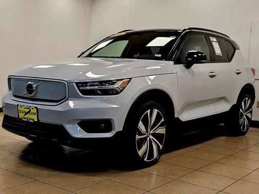2021 Volvo XC40 Recharge Pure Electric P8