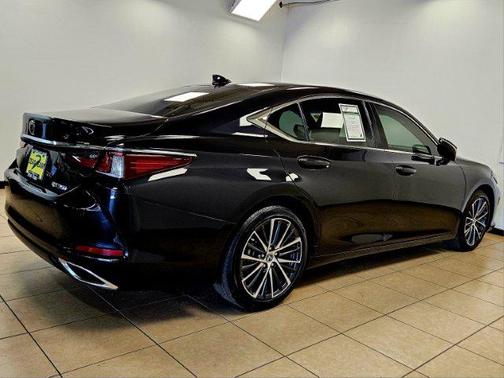 2022 Lexus ES 350 Base