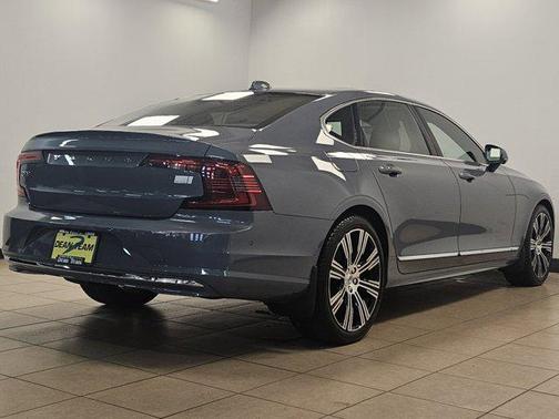 2023 Volvo S90 Recharge Plug-In Hybrid T8 Ultimate