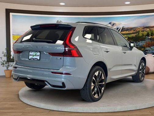 Vapour Grey Metallic 2026 Volvo XC60 B5 Plus