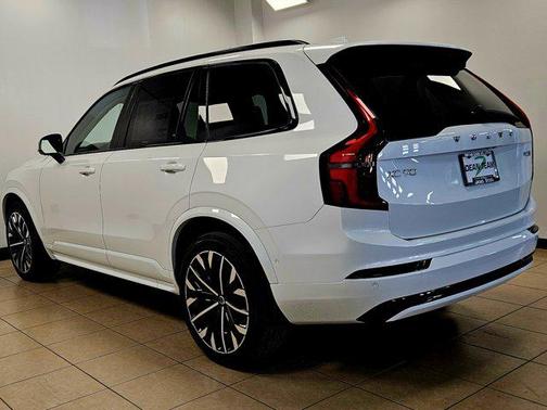 2026 Volvo XC90 B6 Ultra Dark Theme 7-Seater