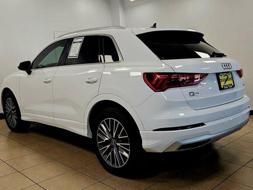 2022 Audi Q3 40 Premium