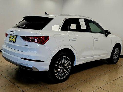 2022 Audi Q3 40 Premium