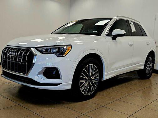 2022 Audi Q3 40 Premium