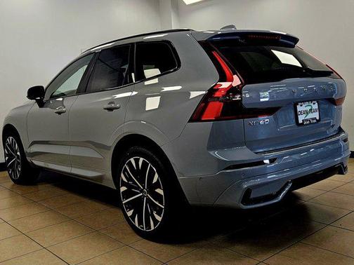 Vapour Grey Metallic 2026 Volvo XC60 B5 Ultra
