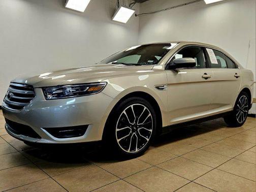 2018 Ford Taurus SEL
