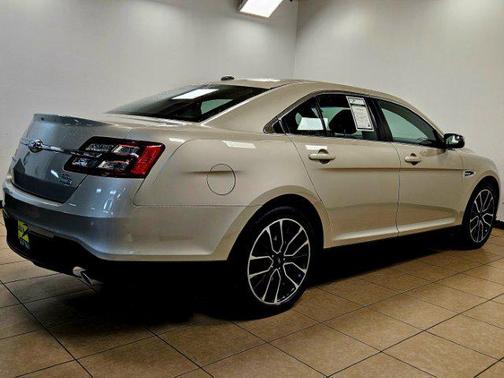 2018 Ford Taurus SEL
