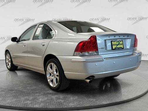 Silver Metallic 2009 Volvo S60 2.5T
