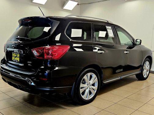 2018 Nissan Pathfinder SL