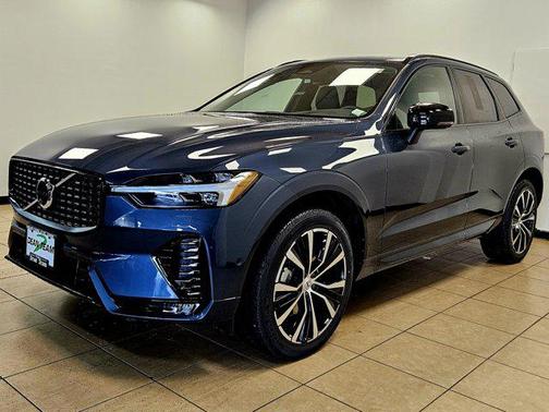 2025 Volvo XC60 B5 Plus
