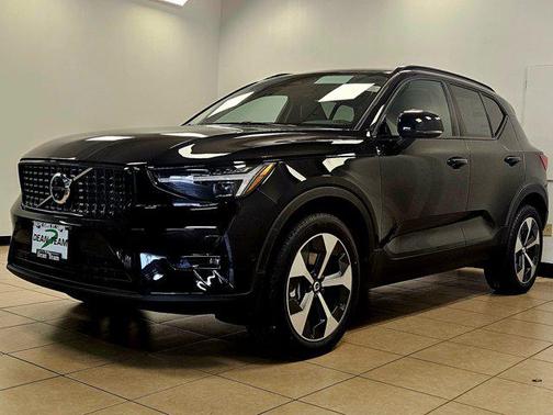 2026 Volvo XC40 B5 Plus