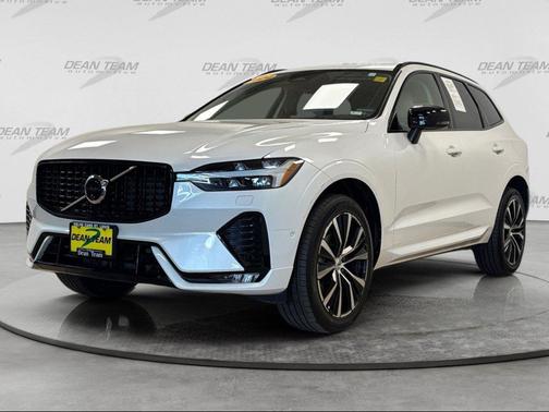 Crystal White Metallic 2024 Volvo XC60 B5 Plus Dark Theme