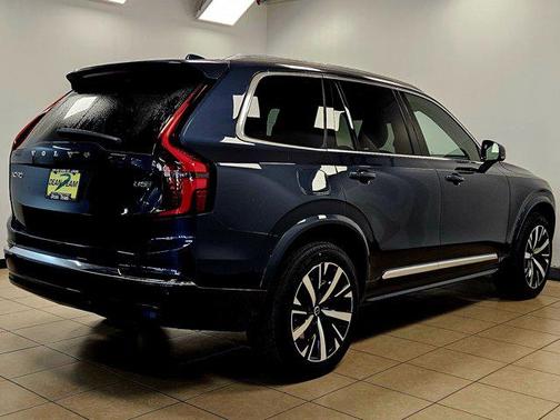 2026 Volvo XC90 B5 Core