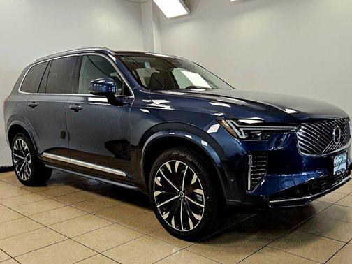 2025 Volvo XC90 B5 Plus 7-Seater