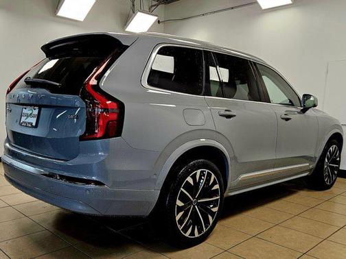 2026 Volvo XC90 B6 Plus 7-Seater