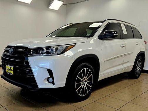 2017 Toyota Highlander SE