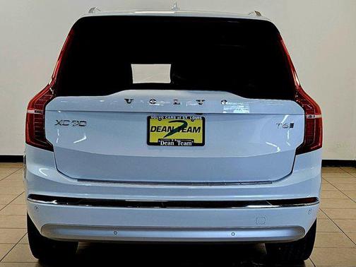 2022 Volvo XC90 T6 Inscription