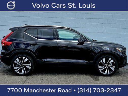 2025 Volvo XC40 B5 Plus Bright Theme