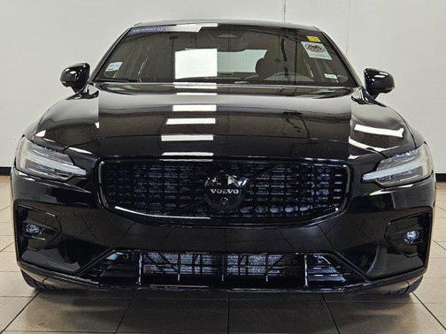 2024 Volvo S60 B5 Plus Black Edition