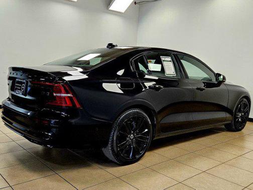 2024 Volvo S60 B5 Plus Black Edition