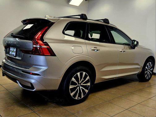 2025 Volvo XC60 B5 Core