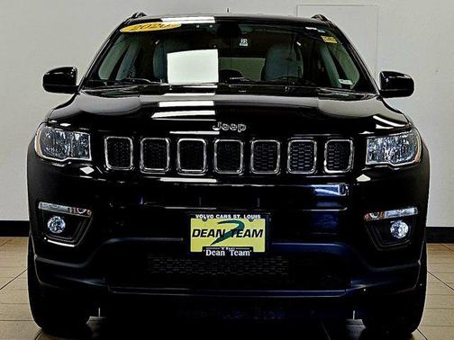 Diamond Black Crystal Pearlcoat 2020 Jeep Compass Latitude
