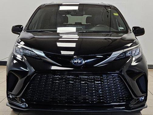 2022 Toyota Sienna XSE 7 Passenger