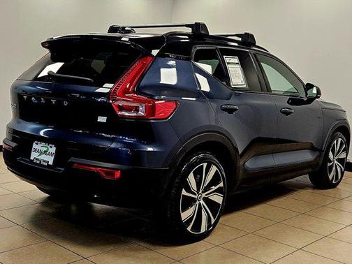 2022 Volvo XC40 Recharge Pure Electric P8 Twin Plus