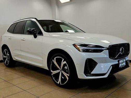 2025 Volvo XC60 B5 Ultra