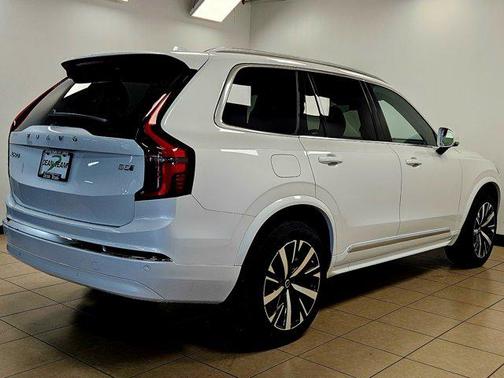2026 Volvo XC90 B5 Core