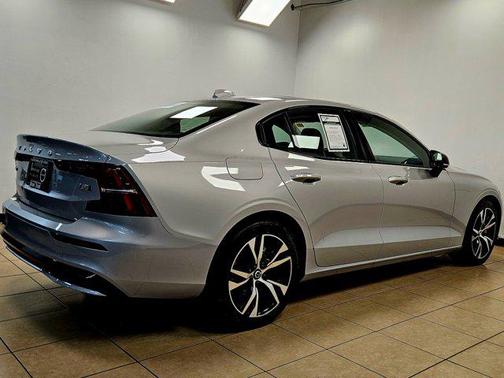 2025 Volvo S60 B5 Core