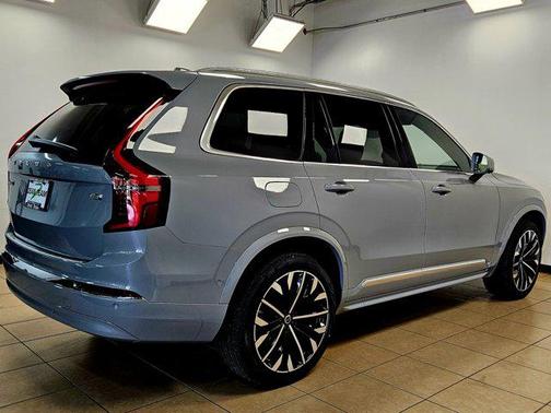 2025 Volvo XC90 Plug-In Hybrid T8 Plus 7-Seater
