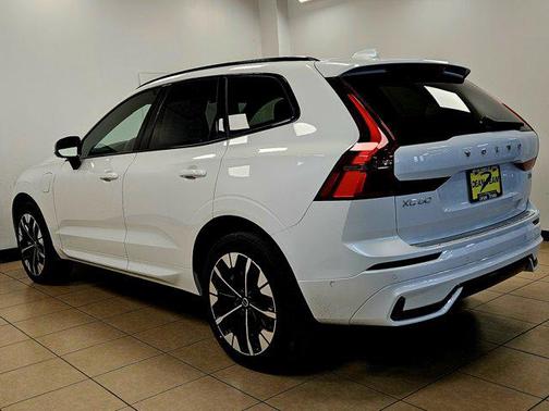 2026 Volvo XC60 Plug-In Hybrid T8 Plus