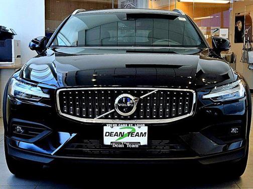 2026 Volvo V60 Cross Country B5 Plus