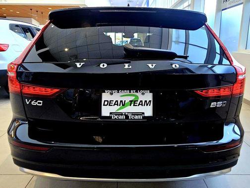 2026 Volvo V60 Cross Country B5 Plus