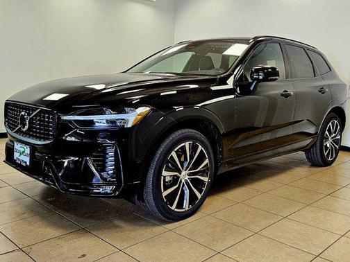 2025 Volvo XC60 B5 Plus