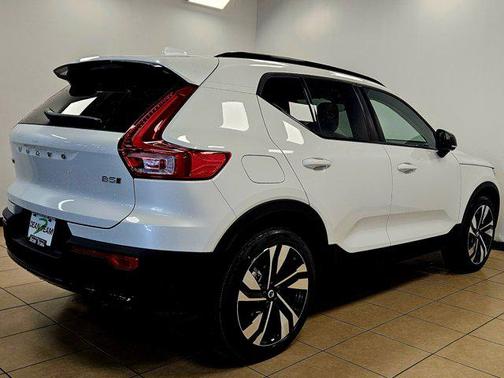 2026 Volvo XC40 B5 Ultra