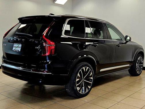 2026 Volvo XC90 B6 Plus 6-Seater
