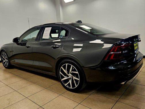 2019 Volvo S60 T6 Momentum