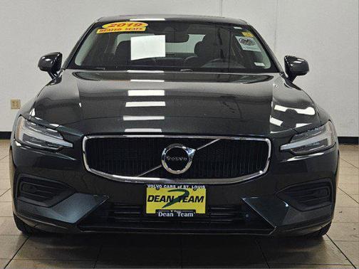 2019 Volvo S60 T6 Momentum