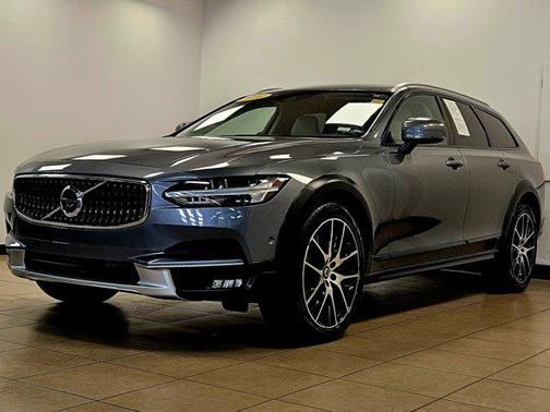 2020 Volvo V90 Cross Country T6
