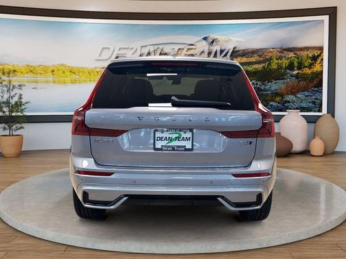 Aurora Silver 2026 Volvo XC60 B5 Plus