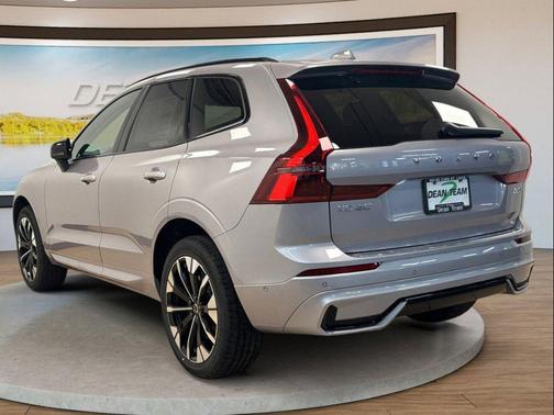 Aurora Silver 2026 Volvo XC60 B5 Plus