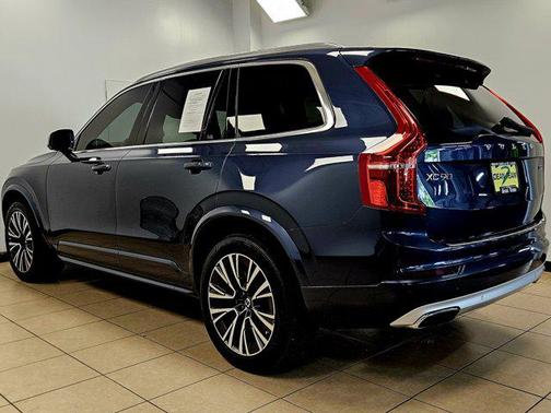 2021 Volvo XC90 T5 Momentum