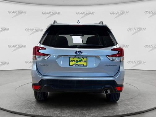 Ice Silver Metallic 2019 Subaru Forester Limited