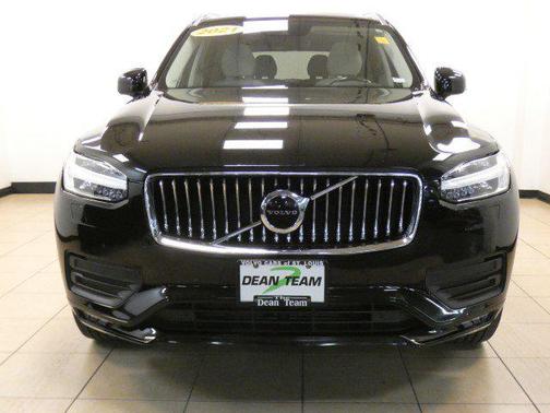 2021 Volvo XC90 T6 Momentum
