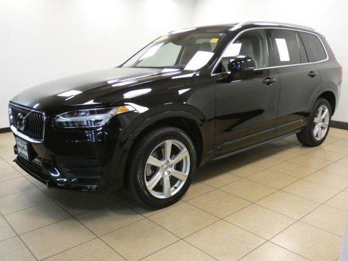 2021 Volvo XC90 T6 Momentum