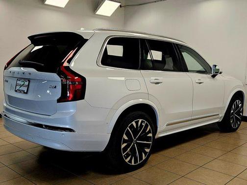 2026 Volvo XC90 B6 Ultra 7-Seater