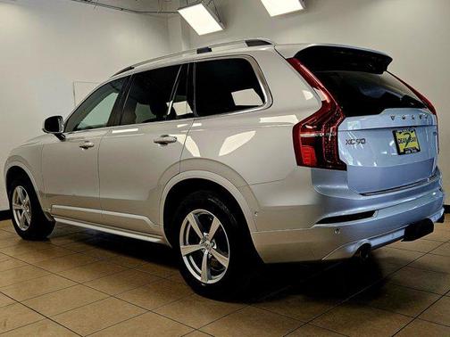 2018 Volvo XC90 T5 Momentum