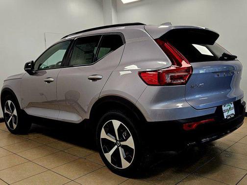 2026 Volvo XC40 B5 Plus